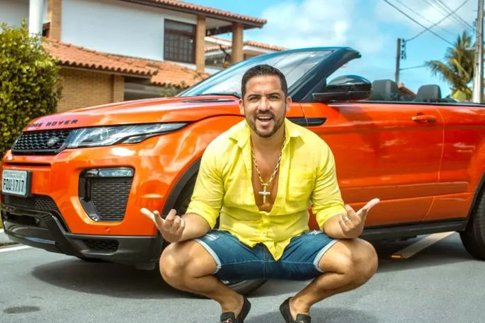 Socos, tapas e mordidas: veja o relato da vítima que acusa Kel Ferreti de estupro