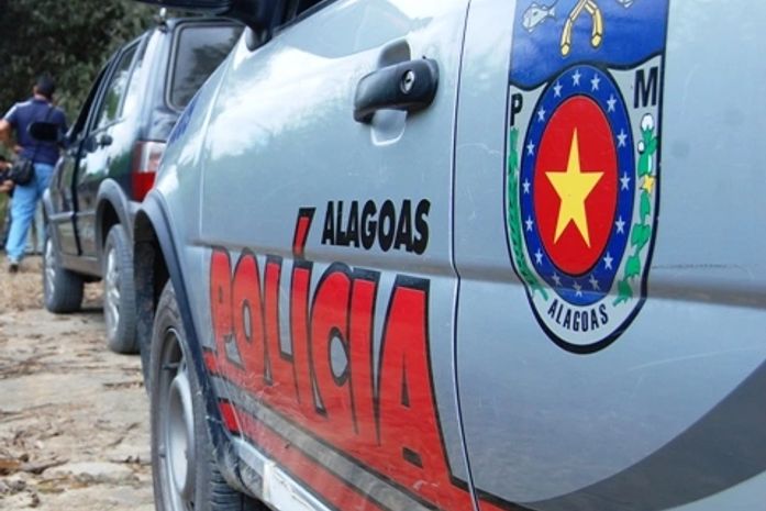 Homem é morto a tiros por dupla de moto em local de trabalho na parte alta de Maceió