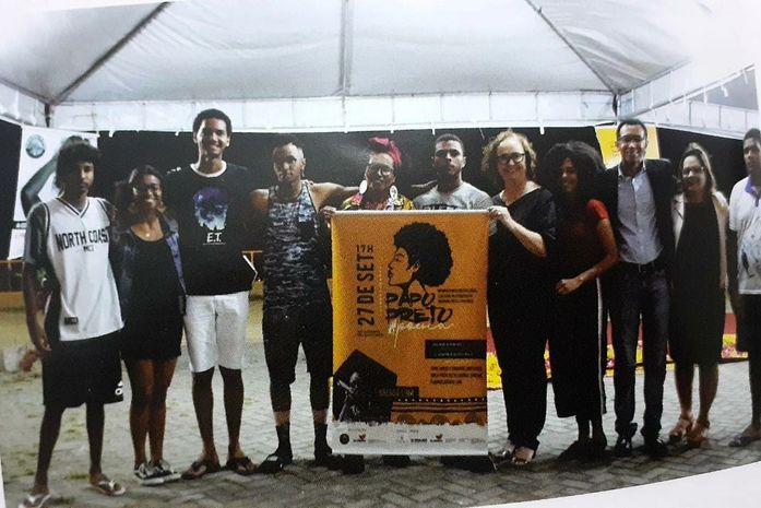 O jogo está posto. Enquanto homens brancos disputam o perpétuo lugar de mando, nós, pret@s continuamos a ser alvos preferenciais da "bala perdida"