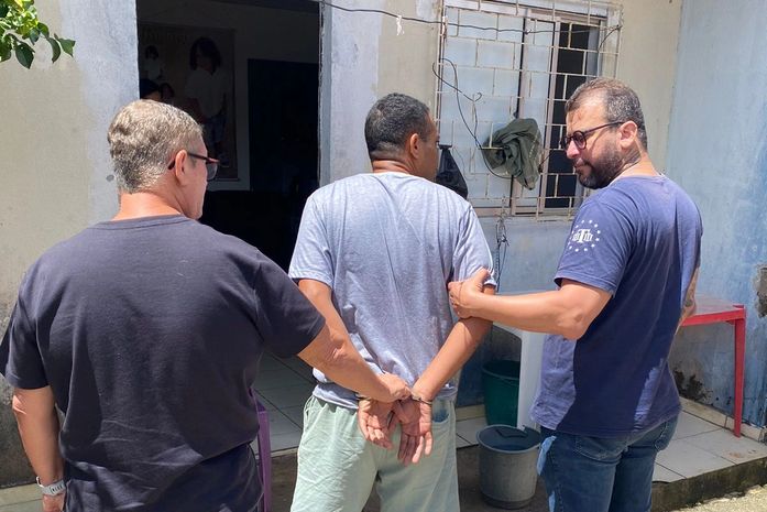 Homem que tentou assaltar estudantes no Poço é preso na parte alta de Maceió