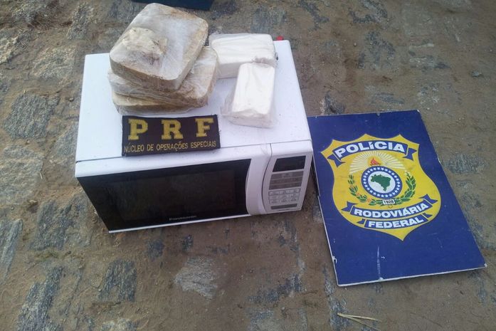 PRF apreende 5kg de drogas em ônibus interestadual