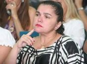 Deputada cobra pagamento dos hospitais, mas mantém silêncio sobre estradas fantasmas em Estrela de Alagoas