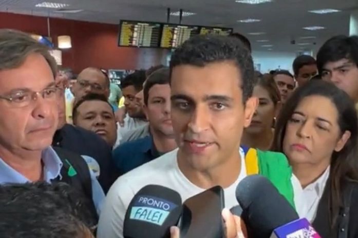 JHC durante coletiva de imprensa