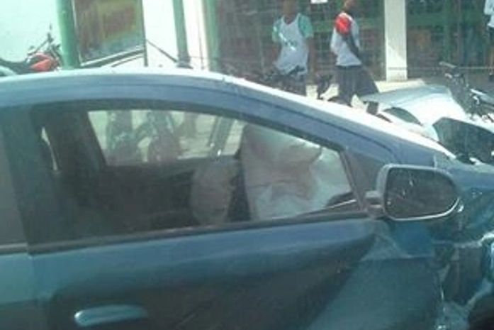 Colisão na Via Expressa deixa quatro pessoas feridas