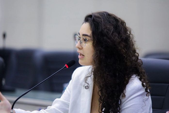 Teca Nelma repudia retirada de declarações de comparecimento nas UPAs de Maceió: “punir o trabalhador não é solução”