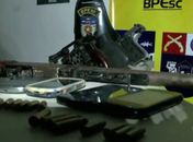 Armas foram apreendidas com o bando
