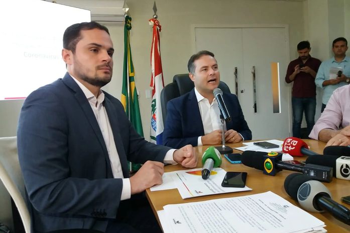 Alexandre Ayres e o governador Renan Filho em coletiva