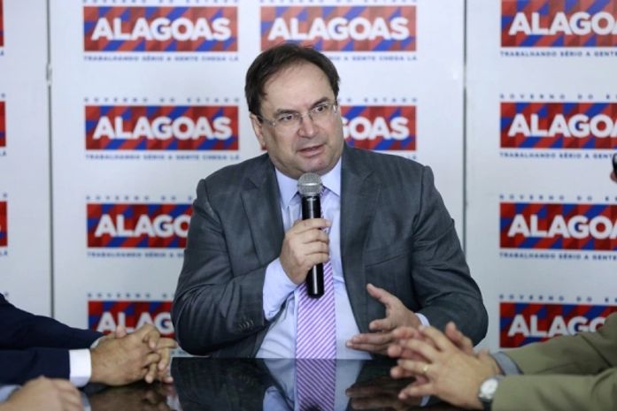 Chapa “puro sangue” não agrega forças no MDB para reeleição de Renan Filho