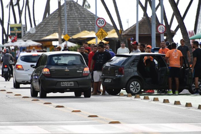 Sub-tenente da Polícia Militar é detido após provocar colisão na Ponta Verde