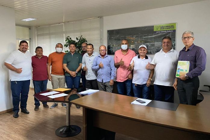 Prefeito George Clemente recebe lideranças religiosas para reunião