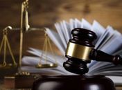 Justiça condena homem a 32 anos de prisão por tentativa de homicídio contra mulher e morte do filho dela em Maceió 