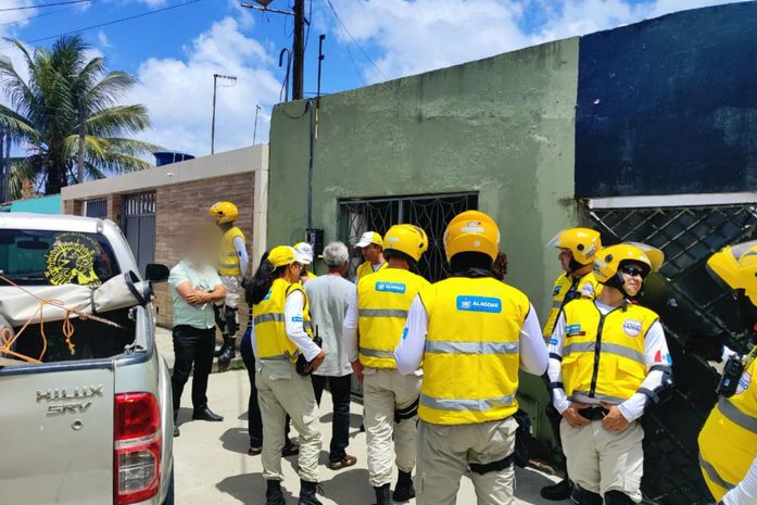 Homem é preso após presentear namorada com celular roubado em Maceió