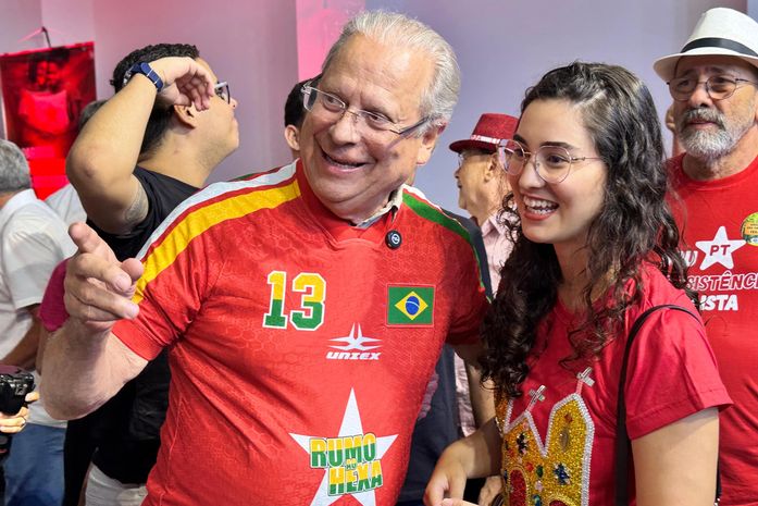 Teca Nelma participa de ato em defesa da democracia em Maceió no dia 8 de Janeiro