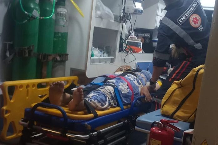 Motociclista morre e passageira fica ferida após acidente no Viaduto João Lyra, em Mangabeiras