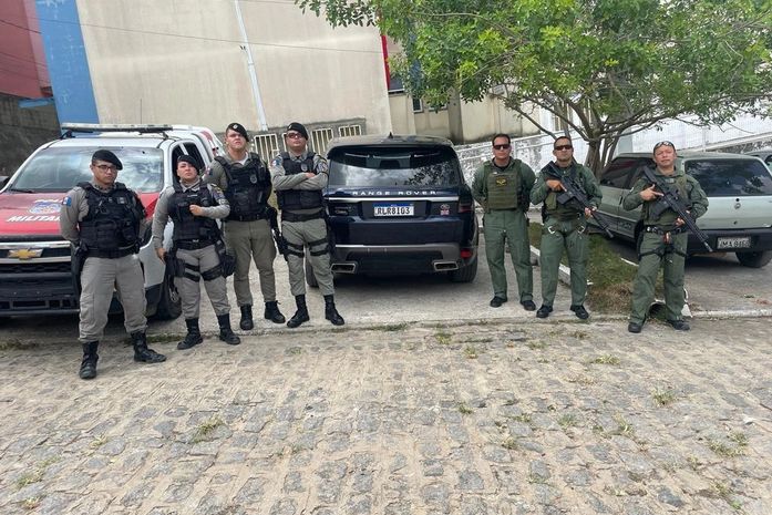 Vídeo: Veículo de luxo furtado de loja é localizado por equipes da PM