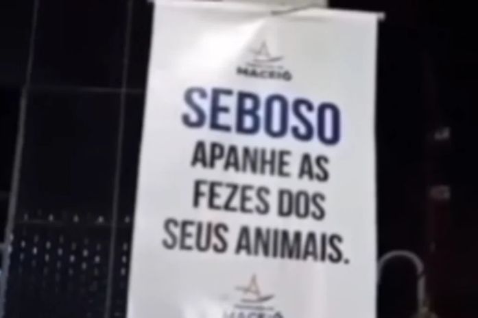 Prefeitura de Maceió nega instalação de placas sobre recolhimento de fezes de animais em praças