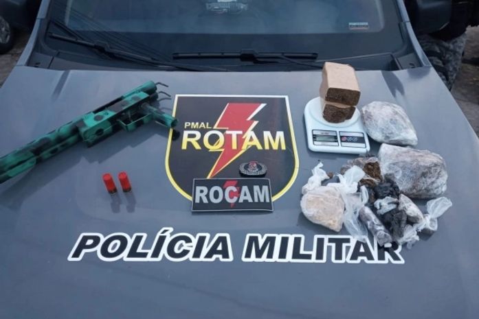 Polícia Militar realiza apreensão de drogas e arma de fogo em Maceió