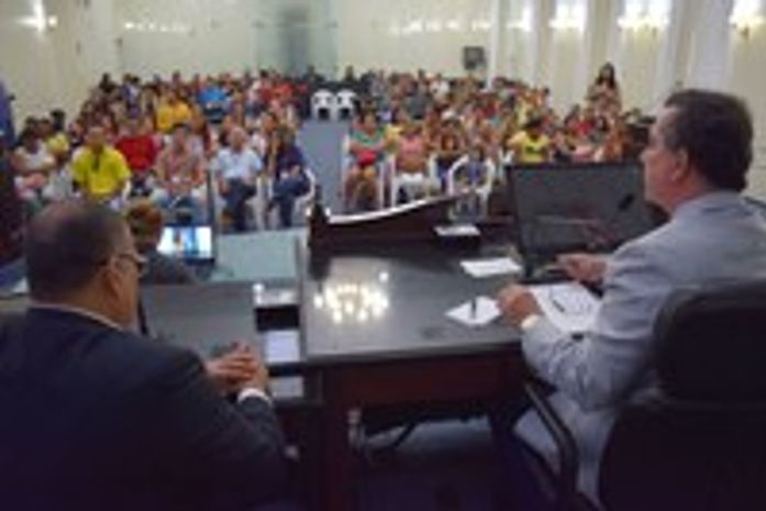 Assembleia discute com a comunidade a situação das grotas da capital