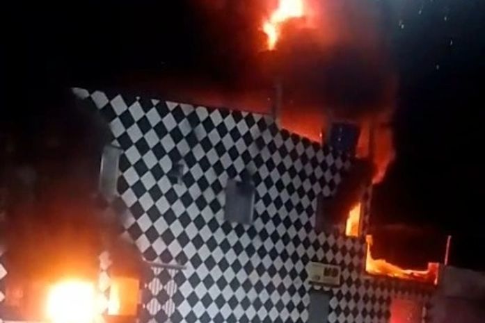 Incêndio atinge borracharia em Penedo e vítima acamada é salva pelos bombeiros