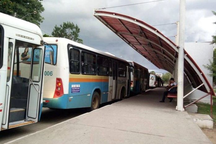 Prefeitura de Arapiraca adota procedimento de higienização em ônibus intermunicipais
