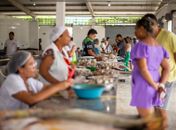 Feriado altera horários de feiras, mercados e shoppings populares