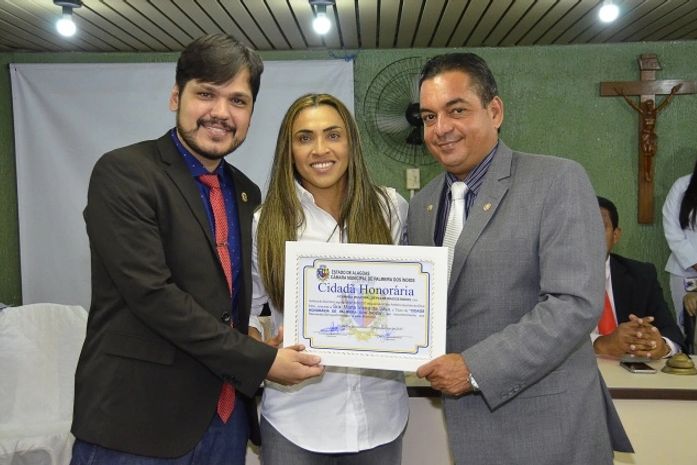 Jogadora Marta recebe título de cidadã honorária de Palmeira dos Índios