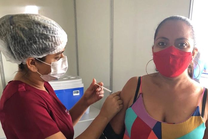 Mais 2.100 doses da vacina contra a COVID-19 serão enviadas para Delmiro Gouveia e a vacinação avança para pessoas com 29 anos ou mais