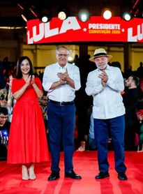 Lula oficializa candidatura à reeleição em convenção do PT em SP