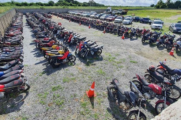 PRF em Alagoas realiza leilão de 593 veículos apreendidos