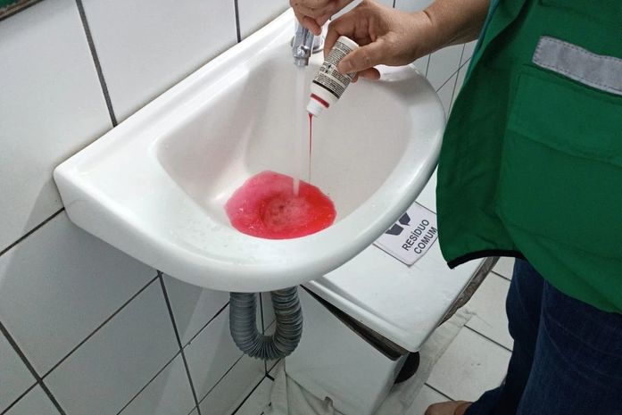 Prefeitura notifica clínica médica e BRK por conexão irregular de esgoto