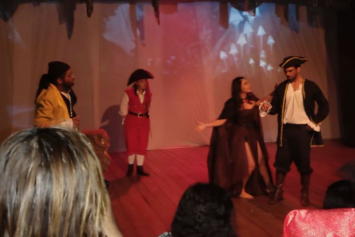 Teatro de Arena Sérgio Cardoso recebe o espetáculo “Piratas, uma Aventura no Mar do Caribe”