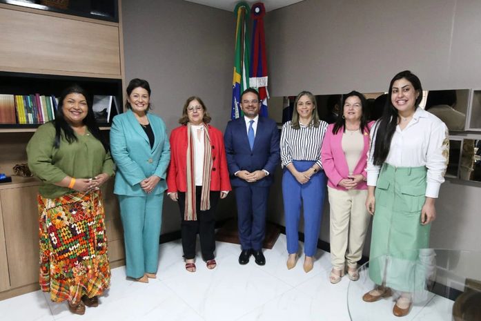 Ministra Cida Gonçalves é recepcionada por parlamentares na Assembleia Legislativa