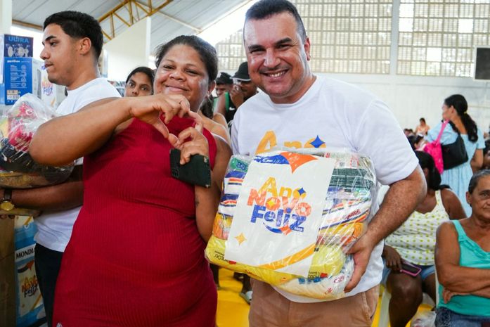 Prefeitura de Porto de Pedras distribui mais de 600 cestas básicas no programa Ano Novo Feliz