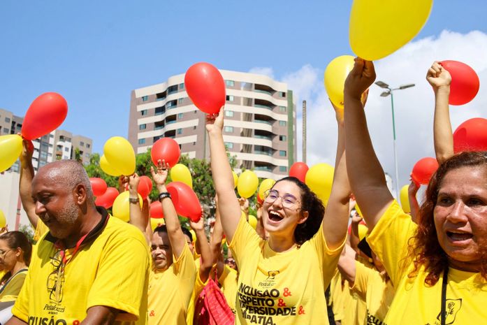 Com Funcae e Pestalozzi, Teca Nelma participa de caminhada em alusão à semana da pessoa com deficiência
