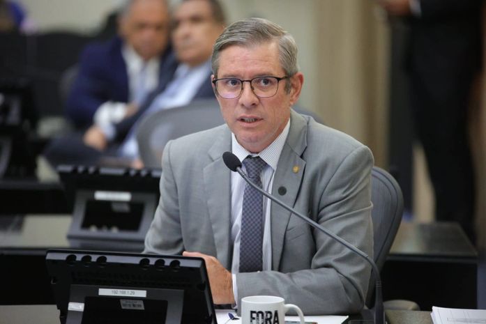 Cabo Bebeto ironiza aposentadoria de Barroso: “Perdeu, mané!"