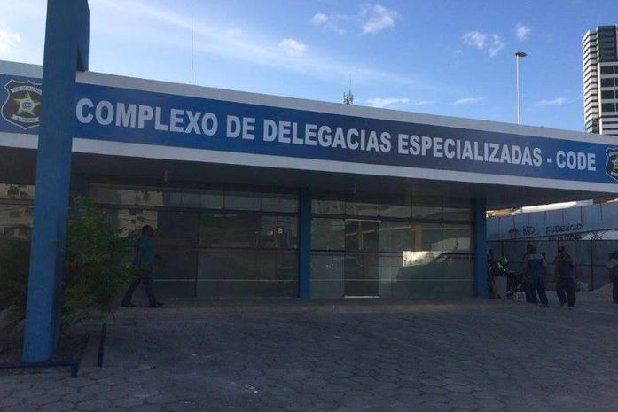 Turista é flagrado com pistola e munições em shopping