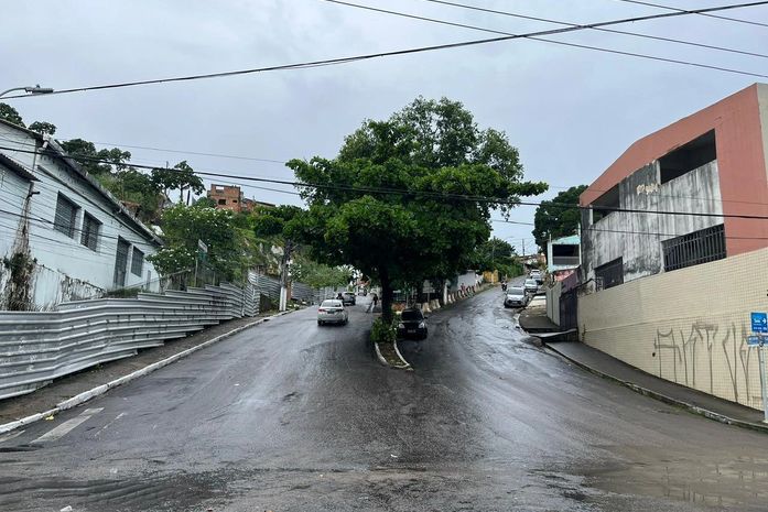Ladeira José Cardoso é reaberta após conclusão de medidas preventivas