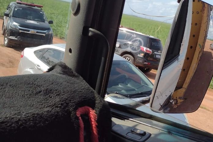 Com mandado judicial, polícia retira invasores de fazenda da massa falida da Laginha em Coruripe; veja vídeo