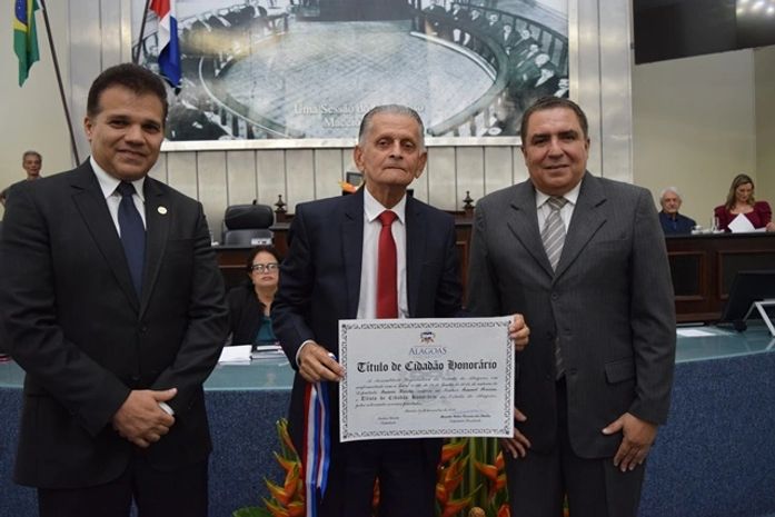 Ex-deputado Ismael Pereira toma posse como sócio efetivo da União Brasileira de Escritores