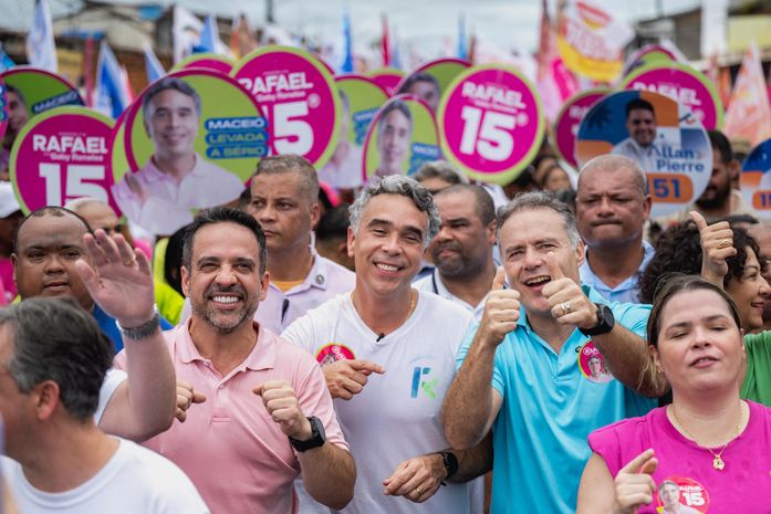 Rafael Brito realiza grande caminhada no Benedito Bentes