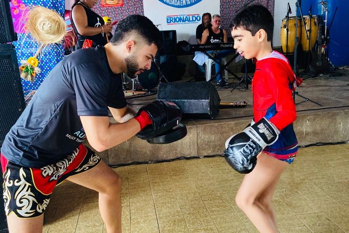 Oficina de muay thai promove inclusão de pessoas com autismo em Maceió