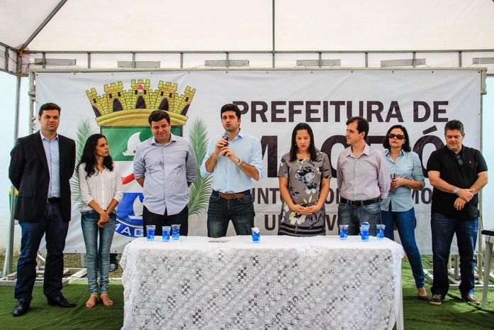 Prefeito inaugura CadÚnico
