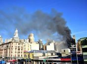 Prédio que pegou fogo em SP começa a ser demolido neste sábado