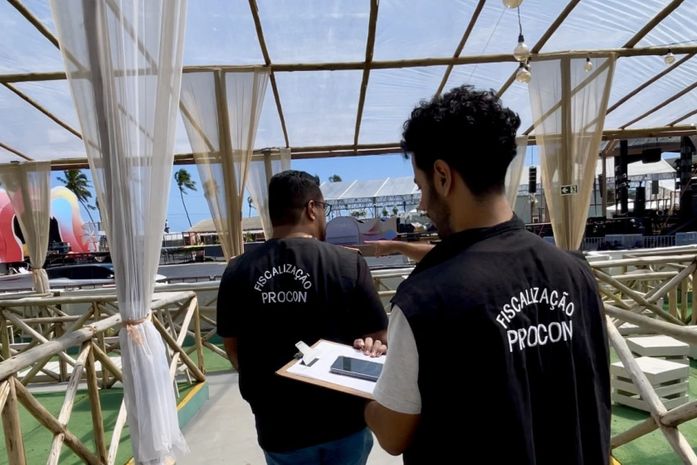 Fiscais do Procon fiscalizam festa privada de Réveillon que ocorrerá em Maceió
