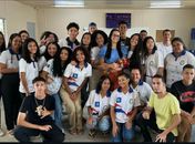 Professora Juliana Fernandes inspira alunos com gestão humanizada e acolhedora
