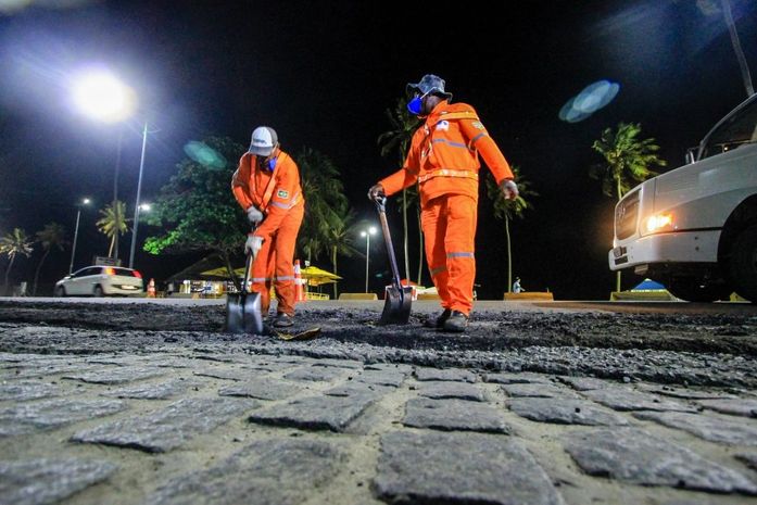 Obras da SMTT interditam trecho da Av. Álvaro Otacílio na Jatiúca