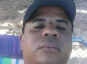 Homem foi morto a tiros dentro de residência no Pinheiro.