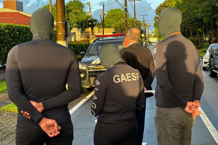 Operação cumpre mandados de busca, apreensão e bloqueio de bens contra acusados de fraudar notas fiscais em SP e AL