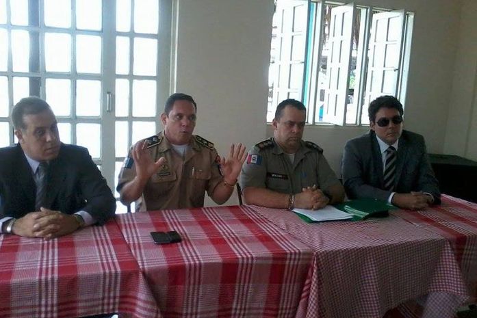 Militares fizeram diversas denúncias em entrevista coletiva