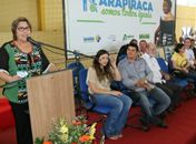 Célia Rocha entrega mais 300 cadeiras de rodas à população